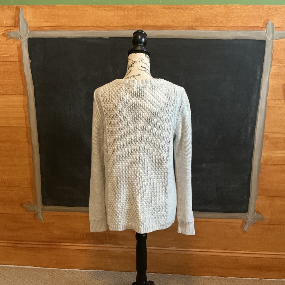 NWT Banana Republic Light Gray Cable Knit Sweater size Medium - Picture 2 of 10